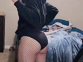 Trappy Chan Fishnet Solo - ashemaletube.com